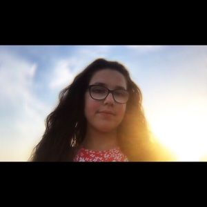 Meet your Posher, Cari